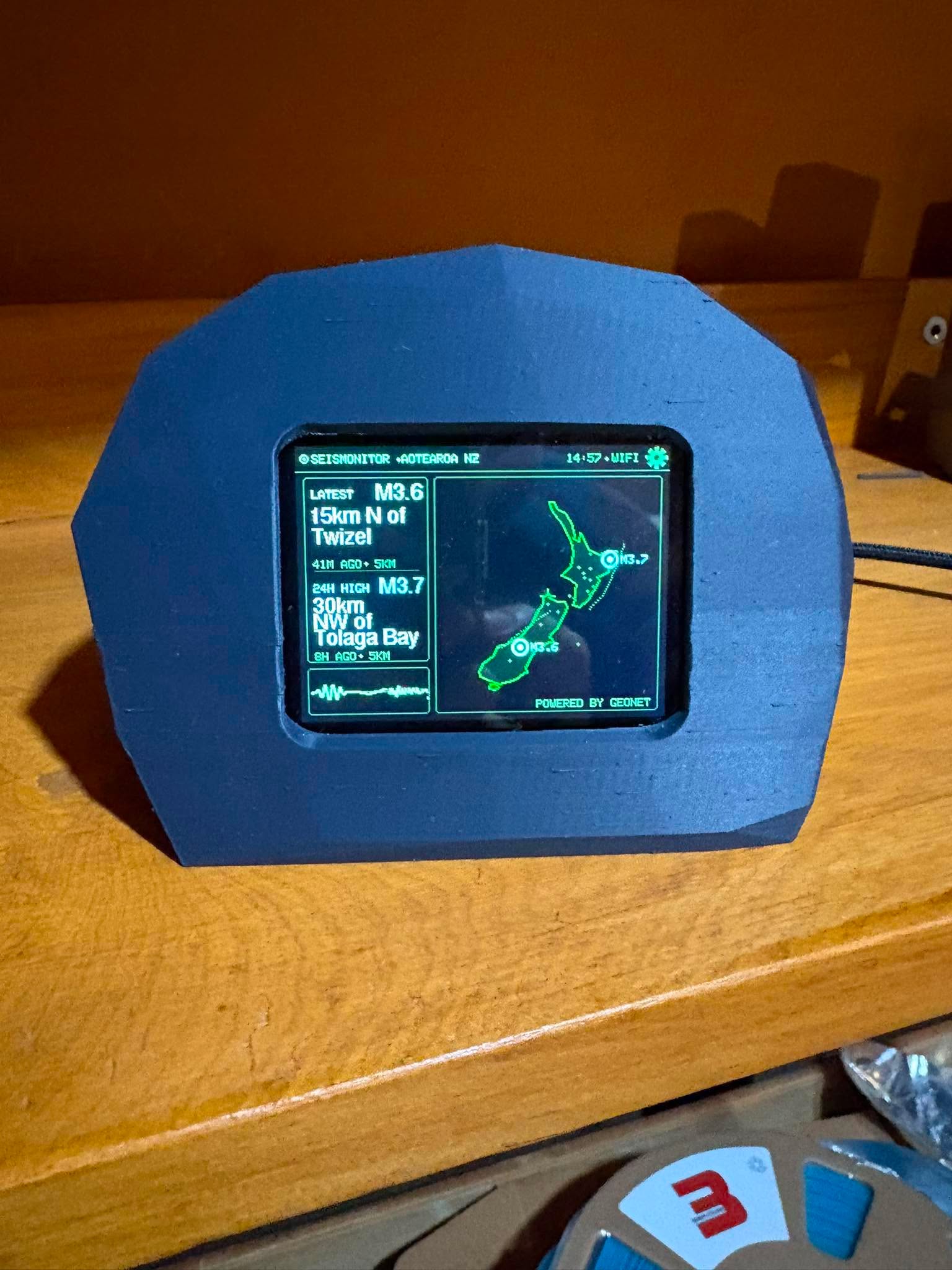 Seismonitor, front view showing the NZ map